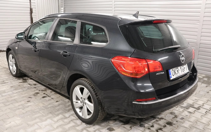 Opel Astra cena 36400 przebieg: 101745, rok produkcji 2015 z Margonin małe 137